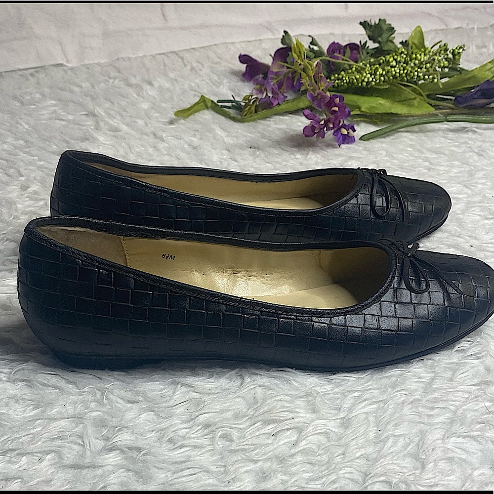 Stefani Collection leather Loafer size 8.5 M